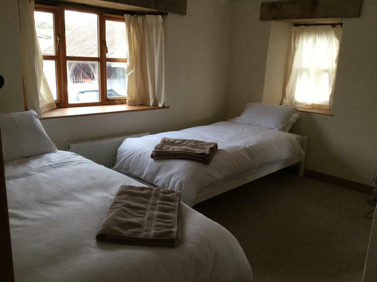 Castle Farm Bed & Breakfast Wedmore ภายนอก รูปภาพ