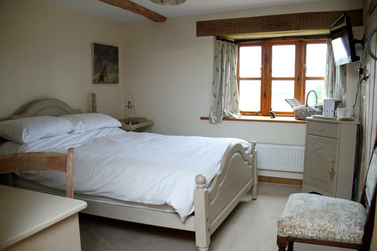 Castle Farm Bed & Breakfast Wedmore ภายนอก รูปภาพ